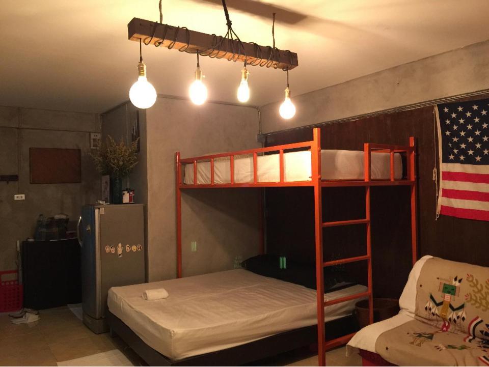Renovated Loft Style Condo Бангкок Экстерьер фото