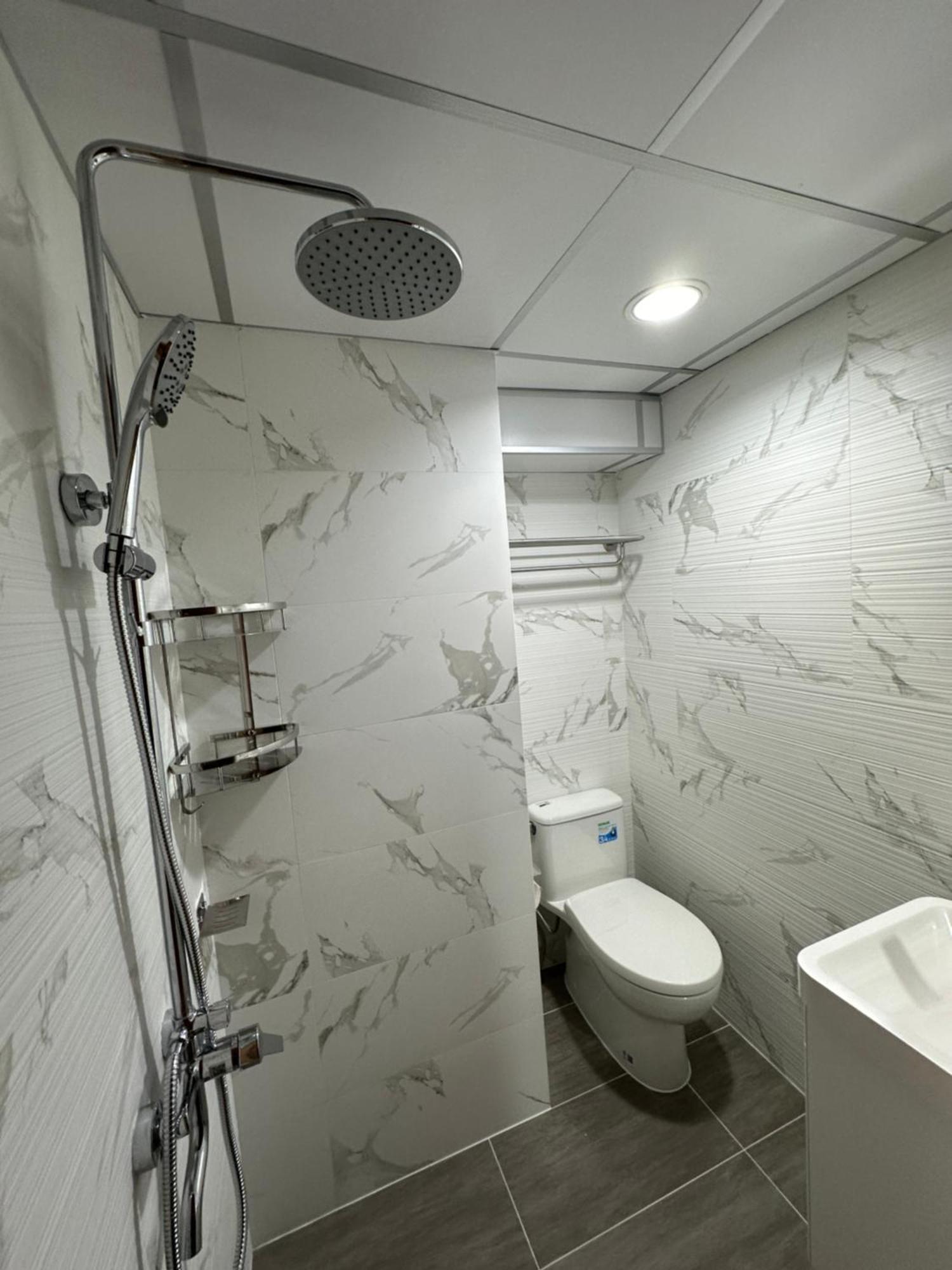 Renovated Loft Style Condo Бангкок Экстерьер фото