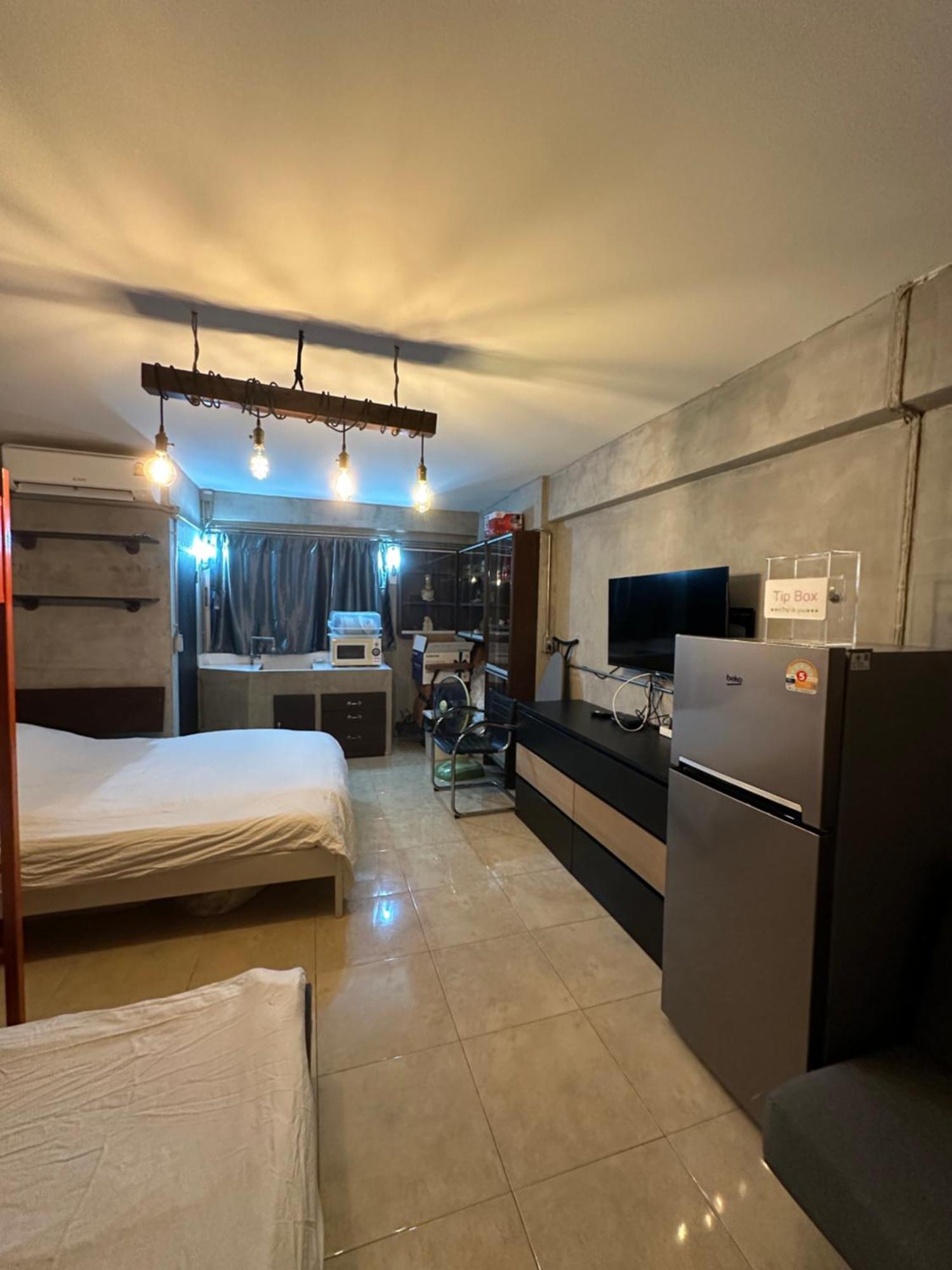 Renovated Loft Style Condo Бангкок Экстерьер фото